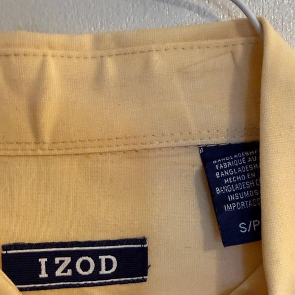 IZOD Men's Buttery Yellow Dress Shirt - Picture 3 of 4